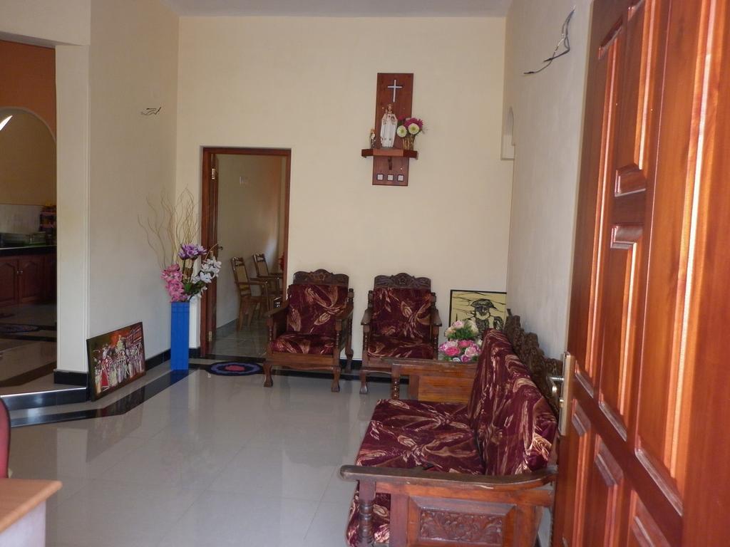 Seetha'S Hostel Negombo Exterior photo