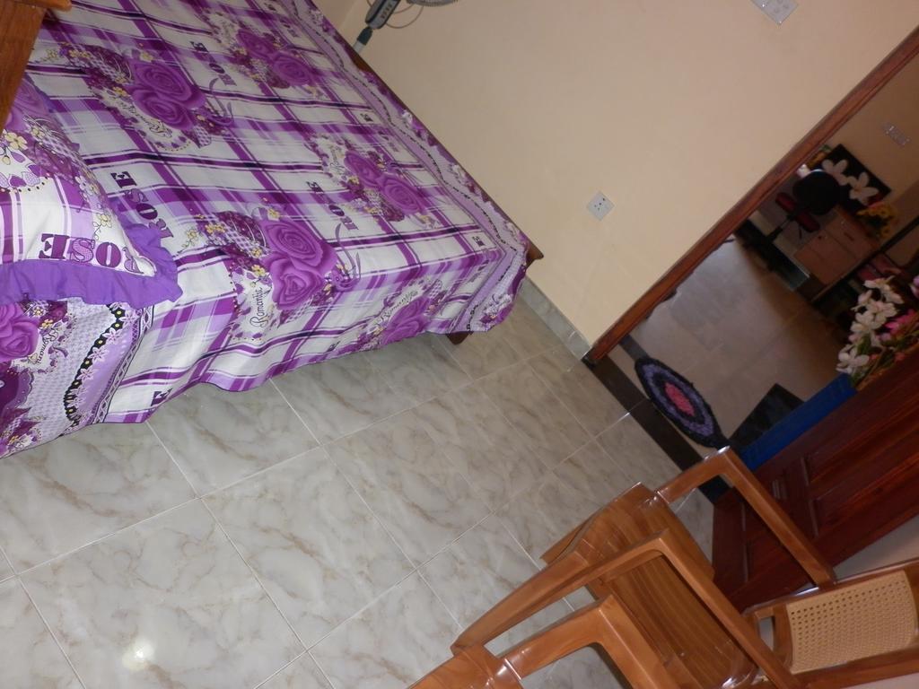 Seetha'S Hostel Negombo Room photo